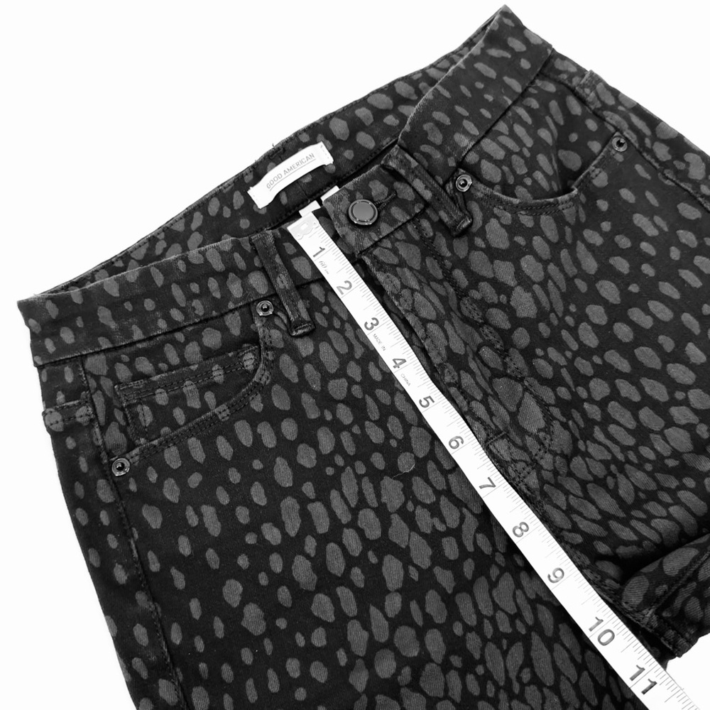 GOOD AMERICAN Good Leg Crop Leopard High Rise Jeans - Picture 6 of 9
